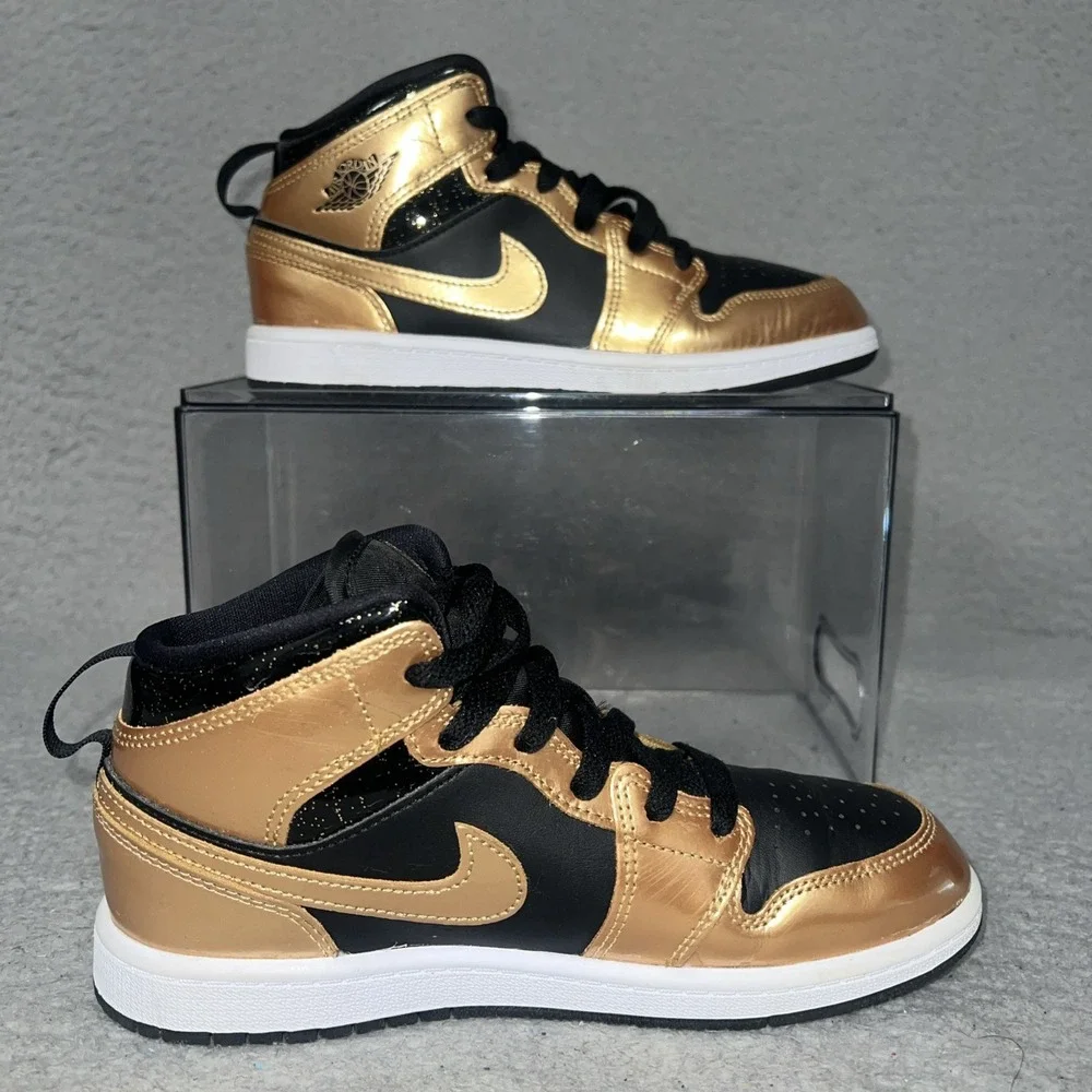Nike Air Jordan 1 Mid SE Sneakers Youth 3Y Black Gold Metallic Shoes DR6968-071